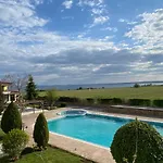 דירה Rutland C8 Two Bedroom *