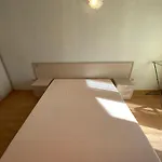דירה Rutland C8 Two Bedroom *