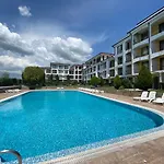 Rutland C8 Two Bedroom דירה *