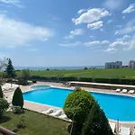Rutland C8 Two Bedroom דירה *