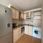 Rutland C8 Two Bedroom * רבדה