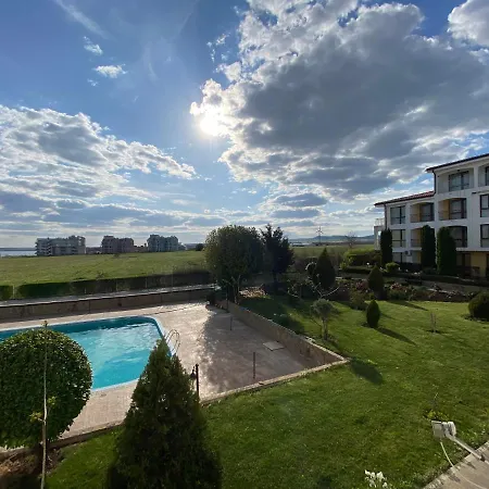 Rutland C8 Two Bedroom Apartament *