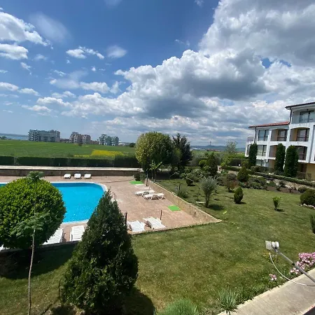 דירה Rutland C8 Two Bedroom רבדה