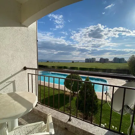 Rutland C8 Two Bedroom Apartament *